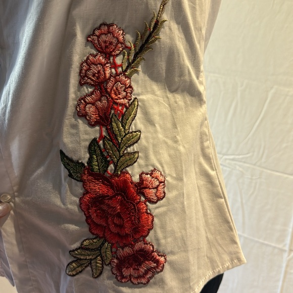 NWT cold shoulder top - Picture 6 of 7